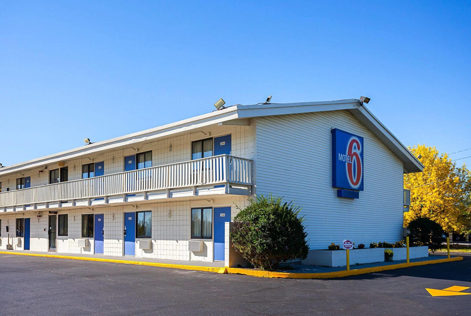 Americas Best Value Inn Bangor Exterior photo